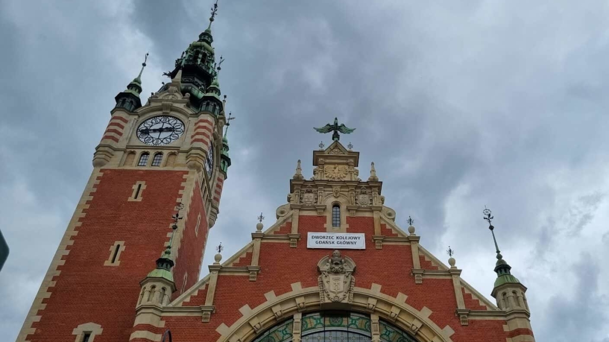 Gdańsk Main Train Station exterior