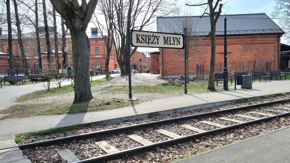 Księży Młyn railway station sign
