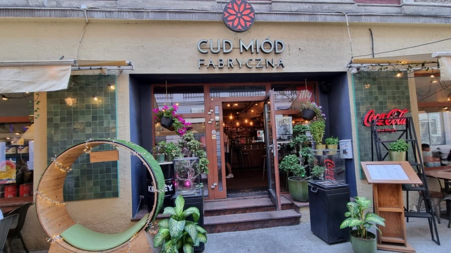 Cud Miod Fabryczna Restaurant in Lodz