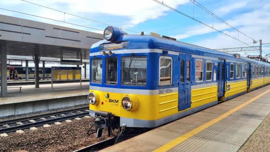 Blue and yellow SKM train in Gdańsk