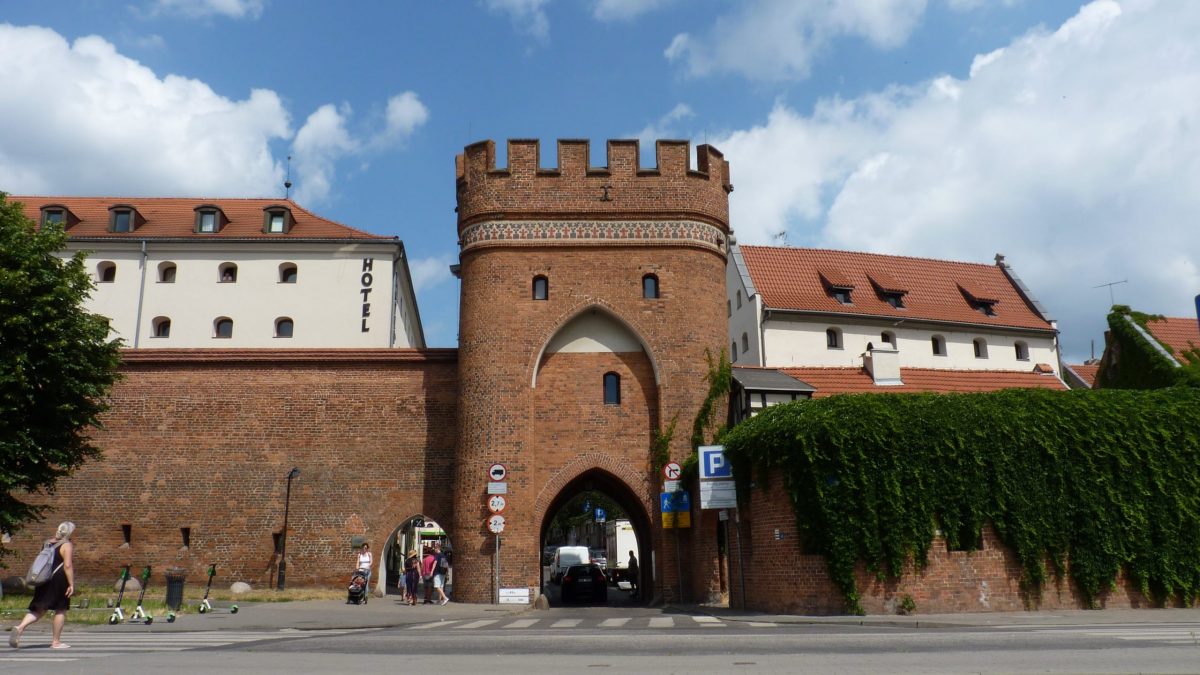 P1070397-min Bridge Gate in Torun