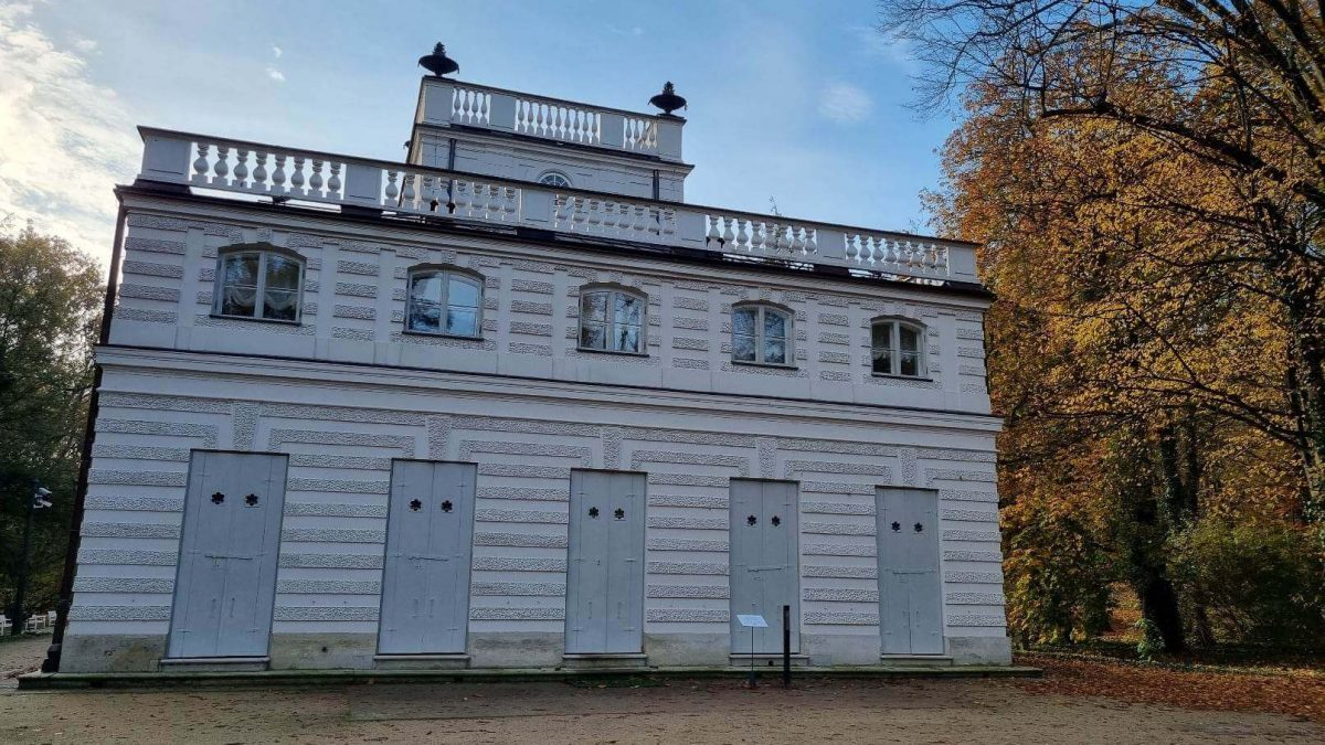 bialy-dom-park-lazienki biały dom Warszawa