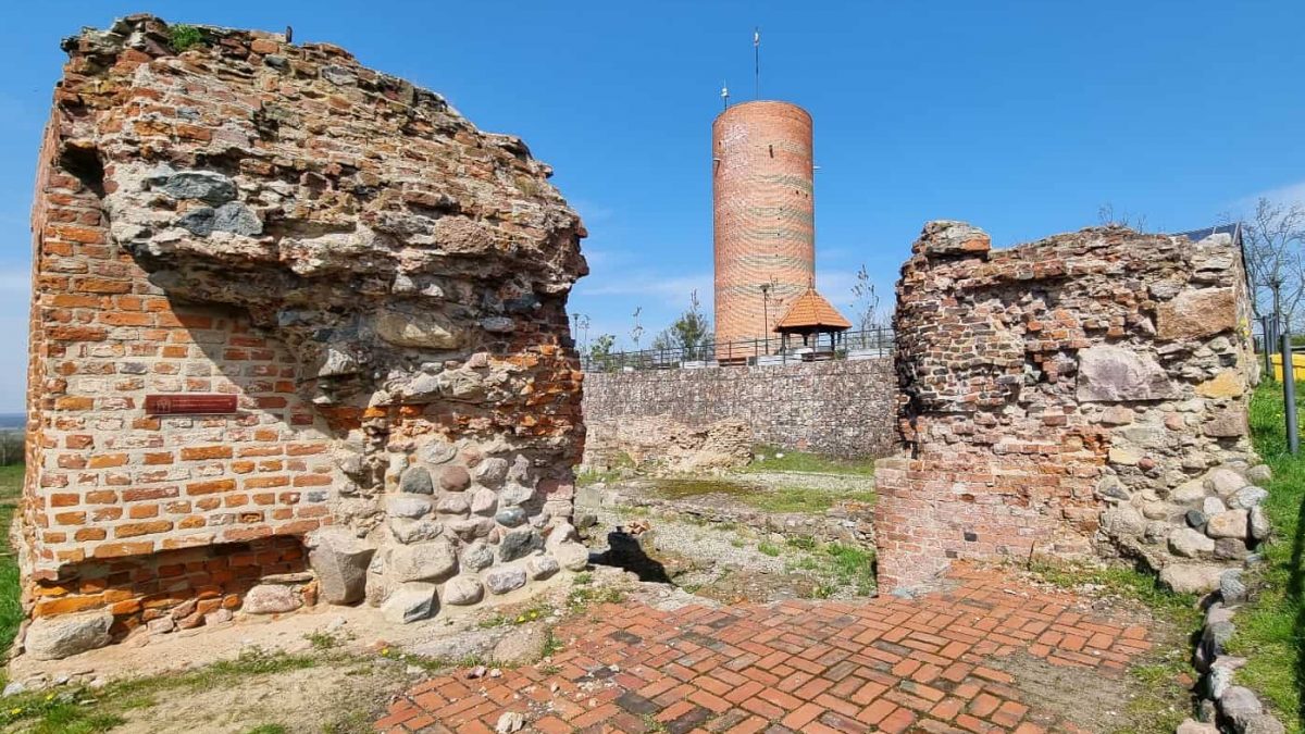 Castle ruins and Klimek Tower in Grudziadz