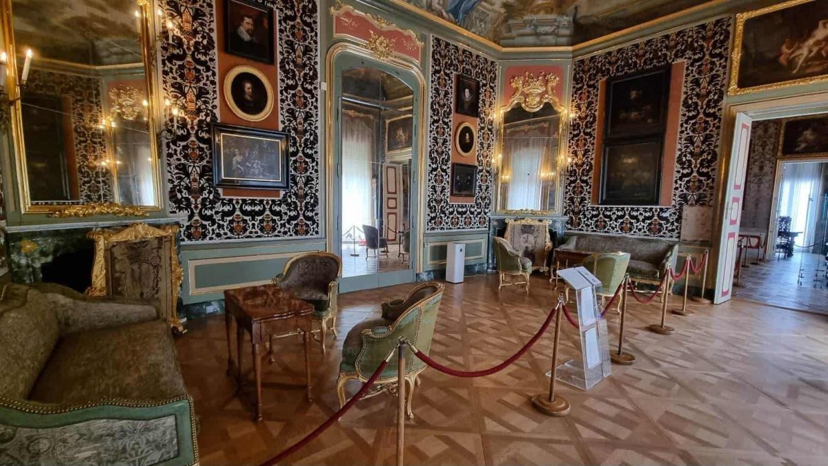 Dutch Cabinet in Wilanów Palace