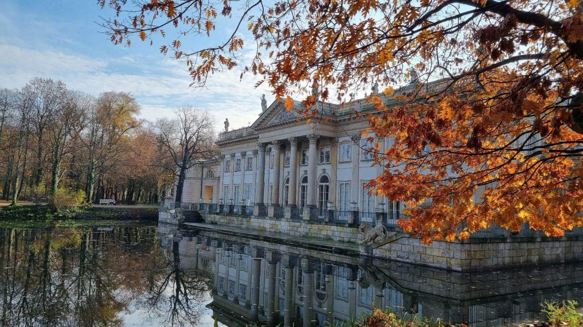 palace-on-the-isle-lazienki-warsaw palace on the Isle Warsaw