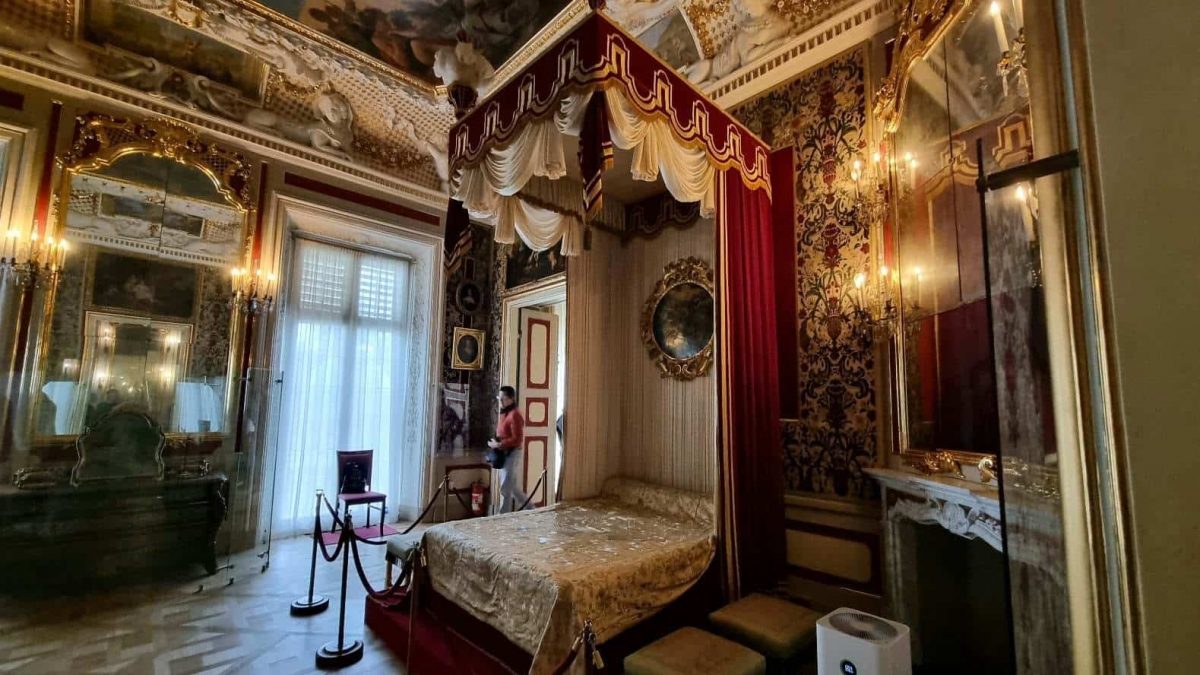 queen's bedroom in the Museum of King Jan III’s Palace in Wilanów